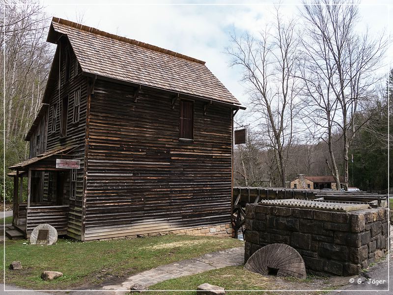 glade_creek_grist_mill_03.jpg