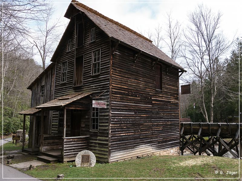 glade_creek_grist_mill_04.jpg